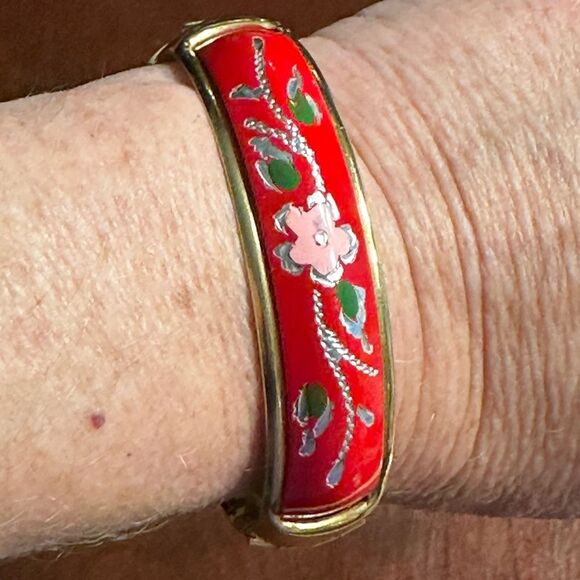Vintage Red Pink Flower Enamel Hinged Bangle Bracelet with safety chain - Picture 4 of 6